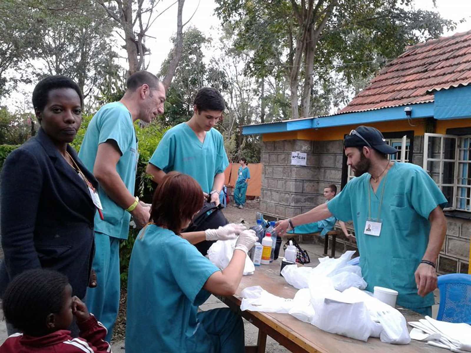 Proyecto asistencia médica en RUAI (Kenia)