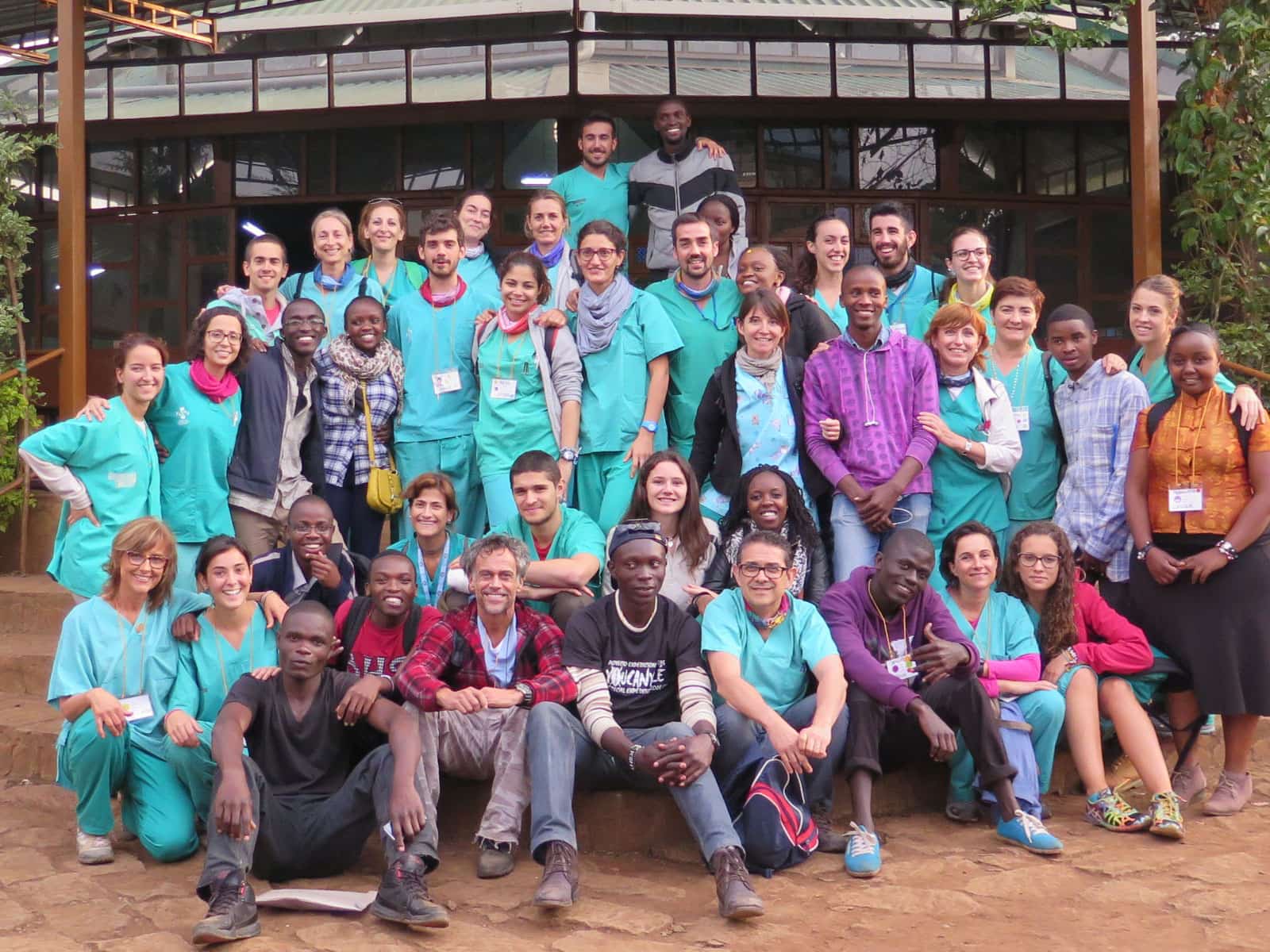 PROYECTO MEDICAL CAMP EN KENYA  (BARRIOS DE KIBERA - SOWETO)